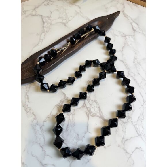 Vintage Faceted Black Glass Beaded Necklace - Picture 5 of 5